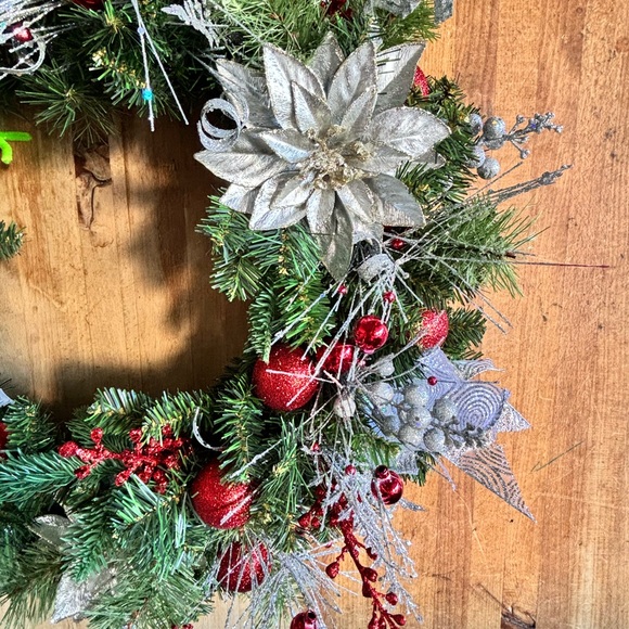 *HOMEMADE*Christmas Wreath - Elegant Red Poinsettia Design, Holiday Door Decor - Picture 4 of 4